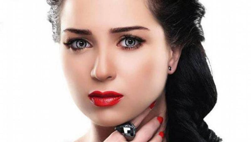مي عز الدين تحاكي صوت طفل صغير في أحدث فيديو لها عبر انستجرام