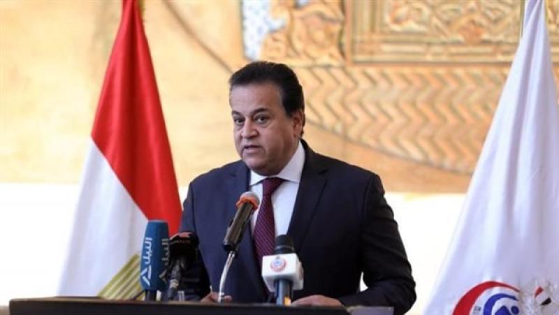 وزير الصحة يدعو المواطنيين للاستفادة من حملة ١٠٠ يوم صحة