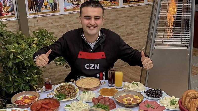 للمرة الأولى الشيف بوراك يفشل في قلب وعاء كبير من ورق العنب..فيديو