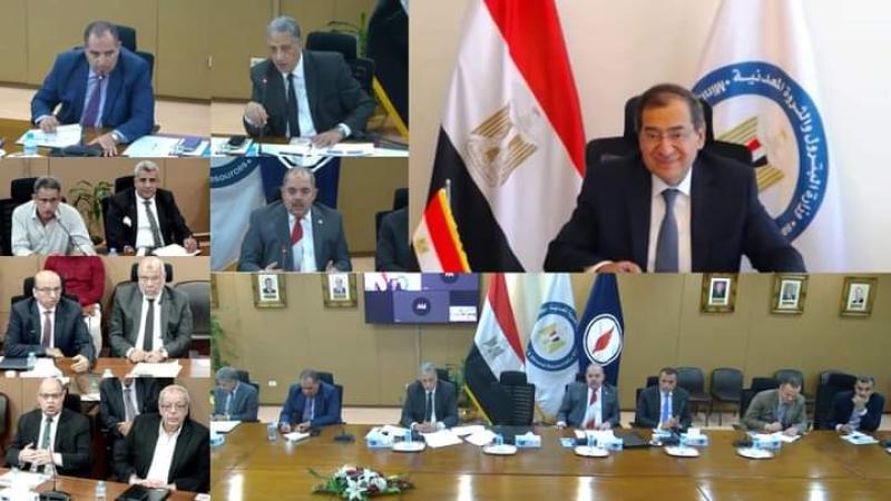 طارق الملا يؤكد على أهمية التنسيق بين شركات البترول بكل منطقه