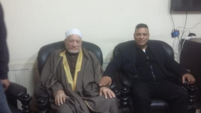 أول صورللدكتور أحمد عمر هاشم بعد شائعة وفاته مع رئيس حزب السلام الديمقراطي