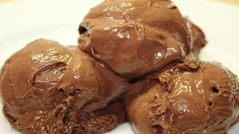 طريقة بسيطة وسهلة لتحضير الآيس كريم بالمنزل