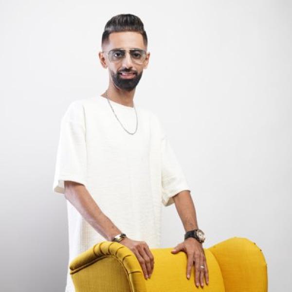 الفنان صلاح البطاطي يستعد لإطلاق أغنيته الجديدة ”عشرة مرة”