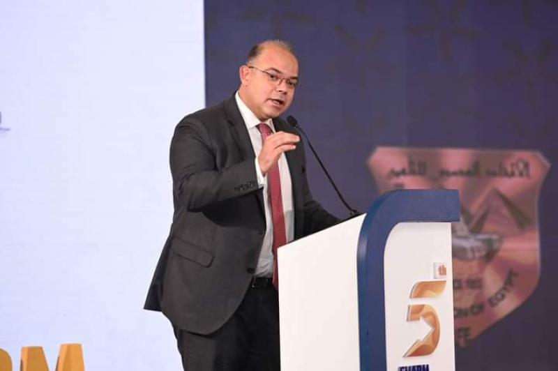 محمد فريد يلقي الكلمة الرئيسية لمؤتمر إعادة التأمين السنوي بمدينة شرم الشيخ