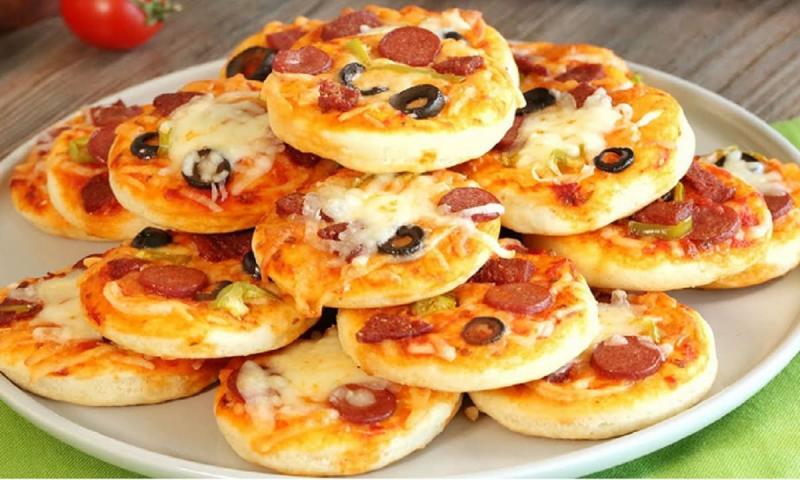 طريقة عمل ميني بيتزا…يأخذها أطفالك في المدرسة