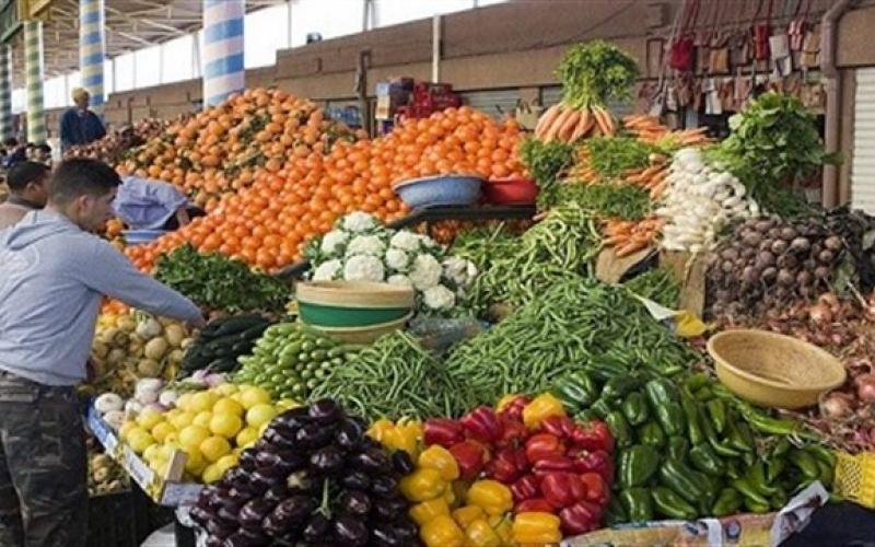 أسعار الخضر والفاكهة اليوم في سوق العبور للجملة