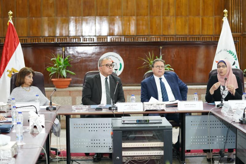 رئيس معهد التخطيط القومي يشارك في الندوة العلمية حول ”الإسهامات العلمية للمركز القومي للبحوث الاجتماعية والجنائية