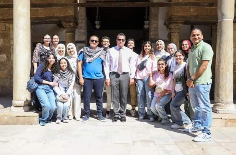 الدكتور خالد عبدالغفار يفتتح تحقيق لتوقف ٤ أجهزة طبية بمستشفى ”رمد قلاوون”