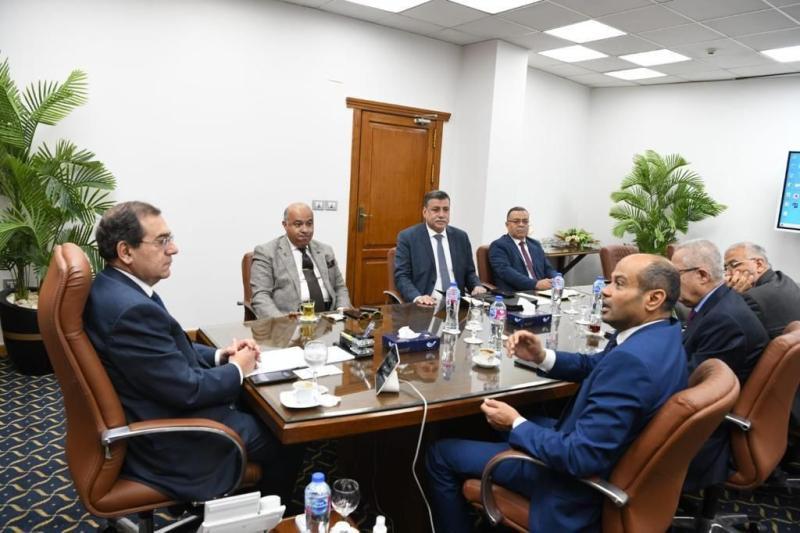 تفاصيل إدراج عدد من المنتجات البترولية والبتروكيماوية علي منصة البورصة