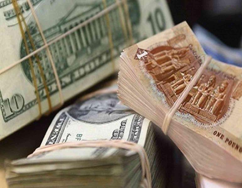 سعر الدولار مقابل الجنيه خلال التعاملات بماكينات الصراف الآلي