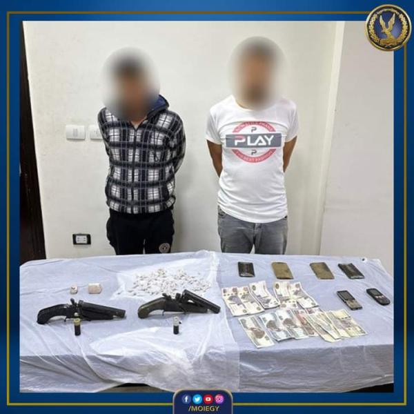 وزارة الداخلية تنجح في ضبط سيدة و5 مجرمين للإتجار في المخدرات والأسلحية النارية غير المرخصة