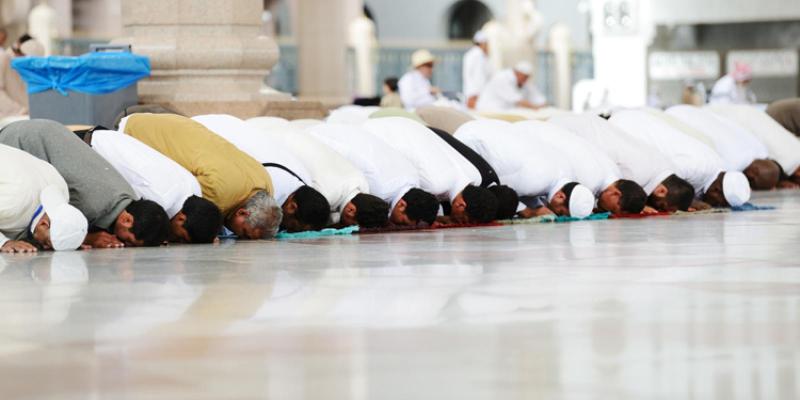 مواقيت الصلاة حسب التوقيت المحلي لعدد من المحافظات