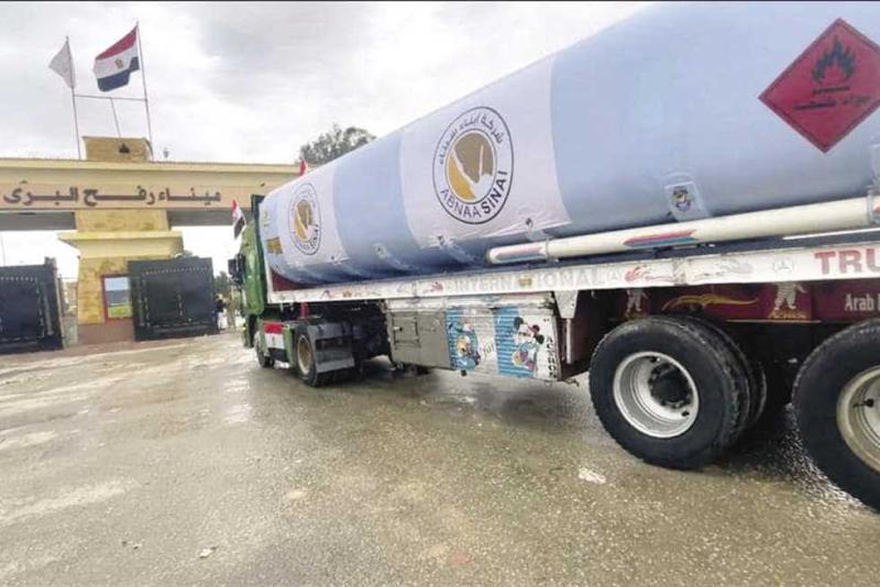 القاهرة الإخبارية: دخول 7 شاحنات وقود إلى غزة من معبر رفح