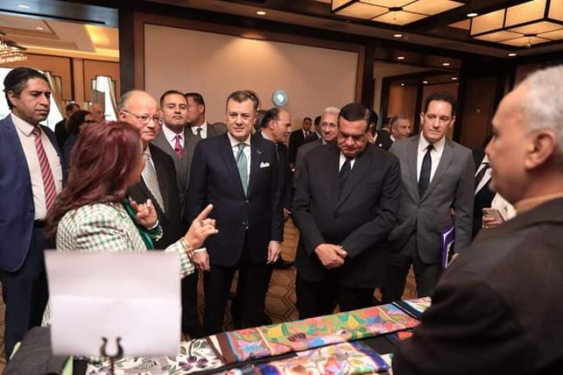 وزير السياحة : نعمل على جذب السائحين بتطوير المواقع الأثرية