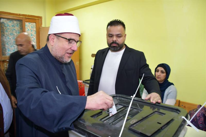 وزير الأوقاف داعيا المصريين للمشاركة في الانتخابات:”ولا تكتموا الشهادة”
