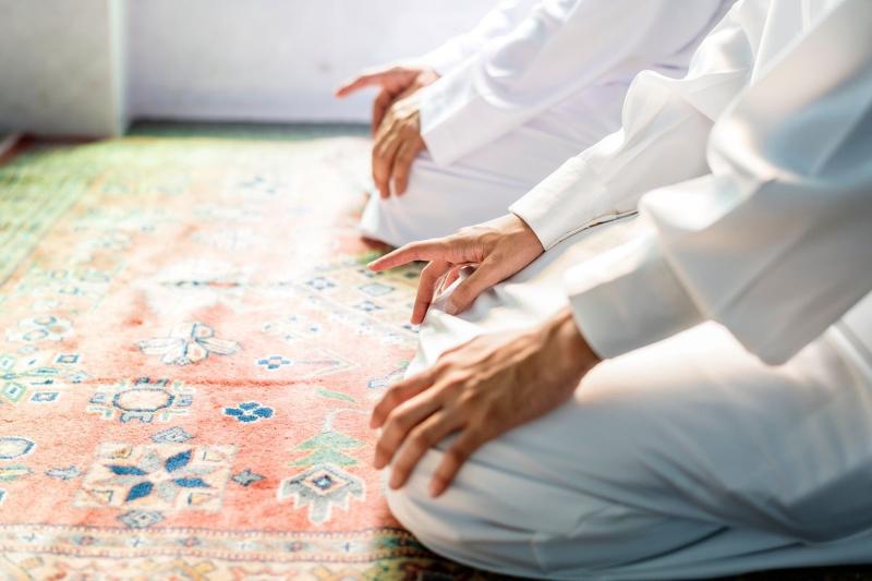 مواقيت الصلاة حسب التوقيت المحلي لعدد من المحافظات
