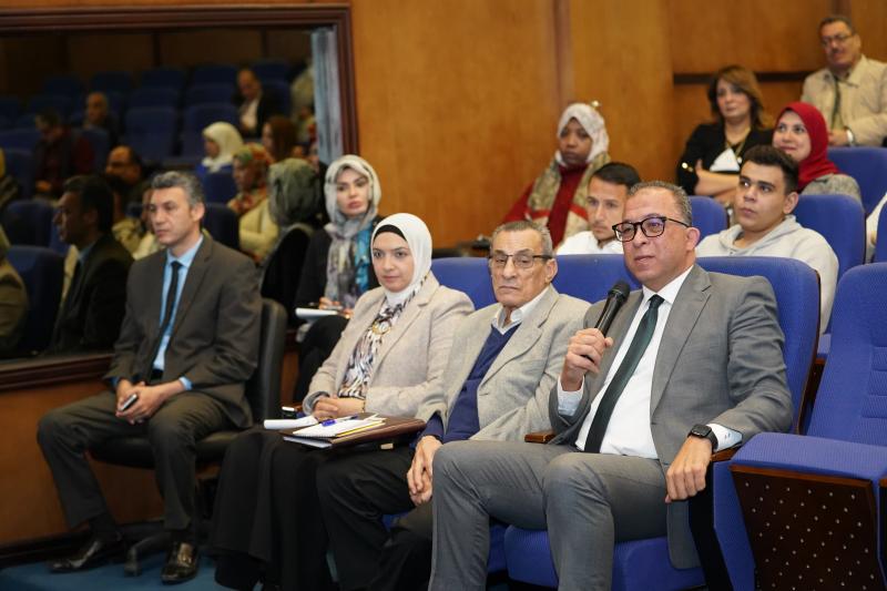 معهد التخطيط القومي يعقد حلقة نقاشية حول” فرص التمويل الأخضر في ضوء مخرجات مؤتمر الأطراف للتغيرات المناخية (COP28)”