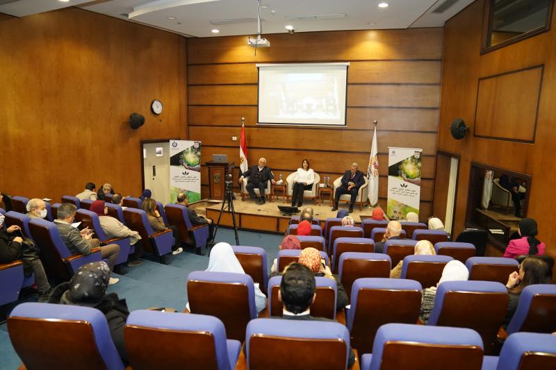 معهد التخطيط القومي يعقد ندوة توعوية حول ”التحول الأخضر في مصر: الفرص والتحديات” بالتعاون مع أكاديمية البحث العلمي