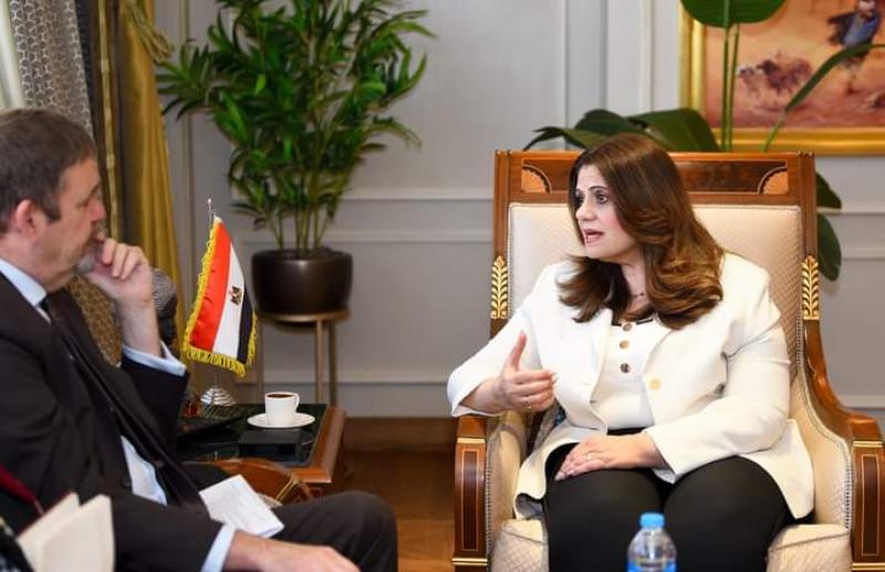 سها جندي:تبحث التعاون في ملفات شباب الدارسين المصريين بالخارج مع مدير المجلس الثقافي البريطاني