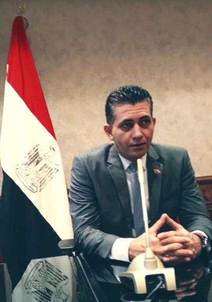 الدكتور أحمد يحيي يشهد أولي ندوات مبادرة ”اعرف بلدك”