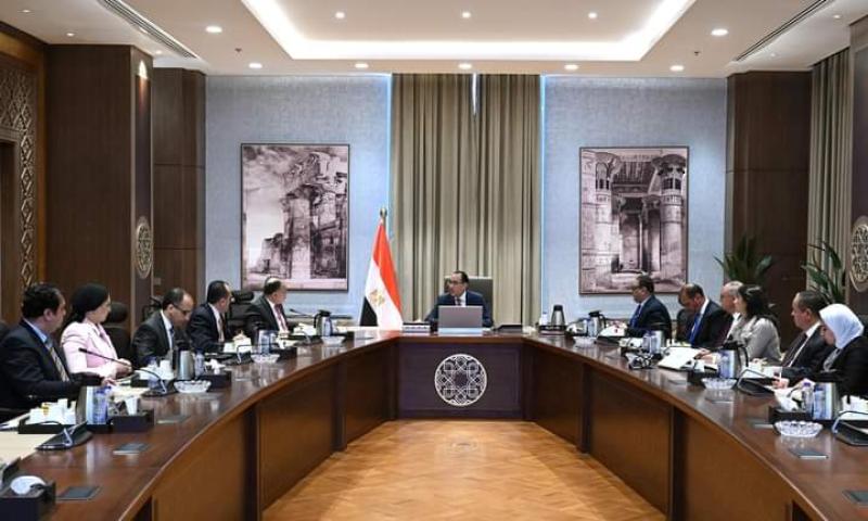 رئيس الوزراء: توجيهات رئاسية بالإفراج عن البضائع من الموانئ