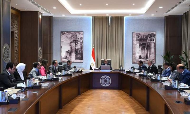 مدبولي يتابع الموقف التنفيذي للإفراج الجمركي عن البضائع في الموانئ