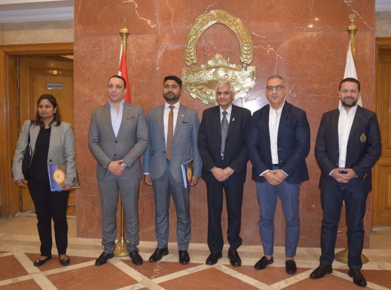وفد هندي يزور غرفة القاهرة لبحث زيادة التبادل التجاري والاستثماري..ويدعوها للمشاركة في معرض تكنولوجيا المعلومات