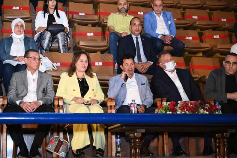 أشرف صبحي يشهد افتتاح بطولة الأندية الأفريقية لسيدات الطائرة