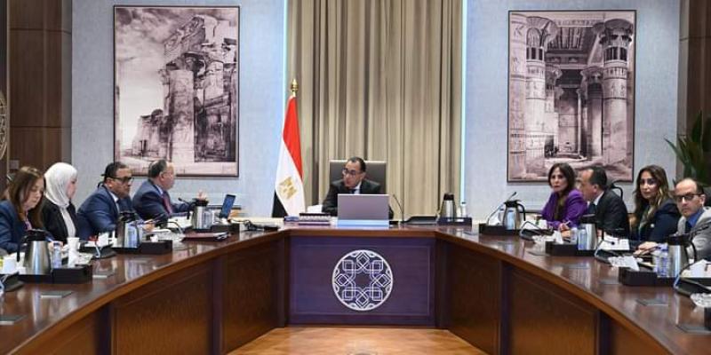 مدبولي يستعرض عدد من ملفات عمل وزارة المالية