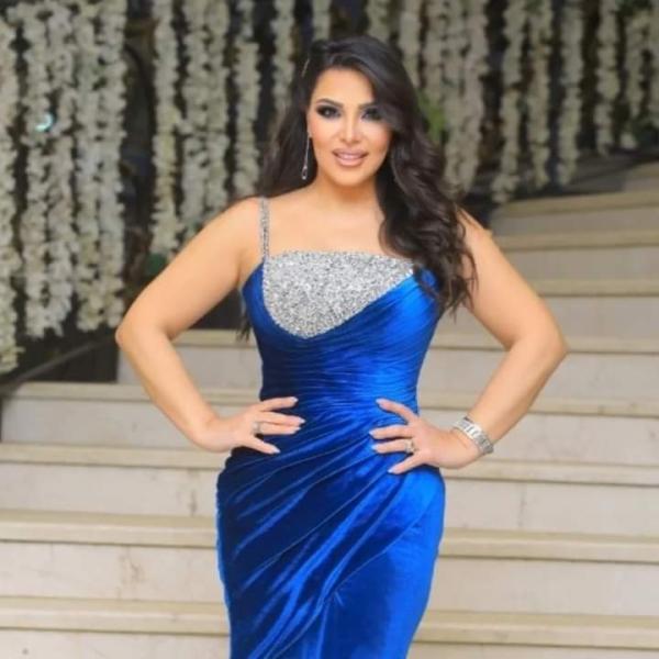 رشا سليمان تقدم حفل ” جوائز الافضل عربيا ”