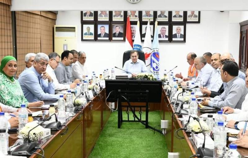وزير البترول يتفقد المنطقة الجغرافية البترولية بمسطرد