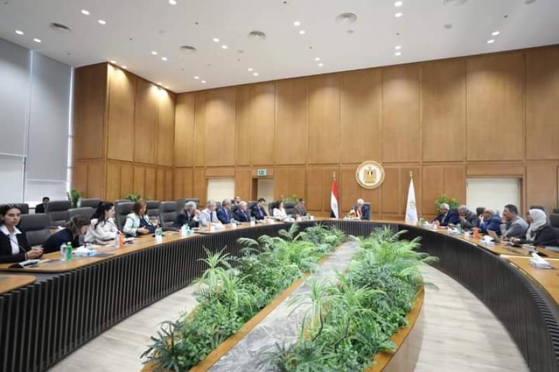 وزير التعليم العالي يشيد بجهود الجامعة الفرنسية في الارتقاء بالتعليم الجامعي