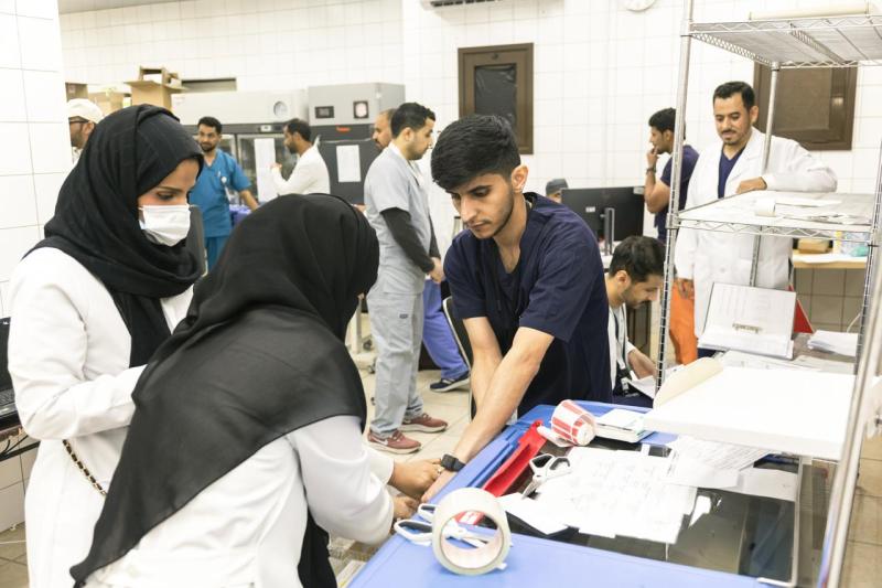 من الرياض وعن بُعد، ”صحة الافتراضي” يُنقذ حاجة تركية من سكتة دماغية