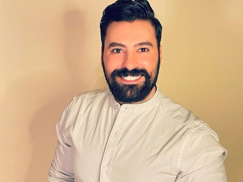 بنمط جديد ومختلف.. الفنان ربيع سلوم يطرح أغنية ”طبع رجال”