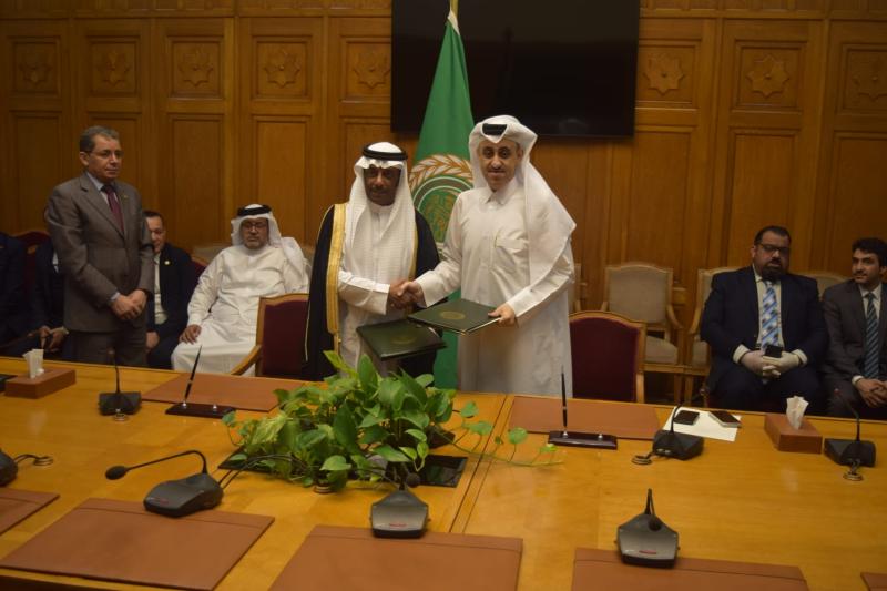 مذكرة تفاهم بين الاتحاد العربي للمخلصين الجمركيين والامانه العامة لجامعة الدول العربية لتحقيق التكامل العربي وتعزيز التجارة البينية