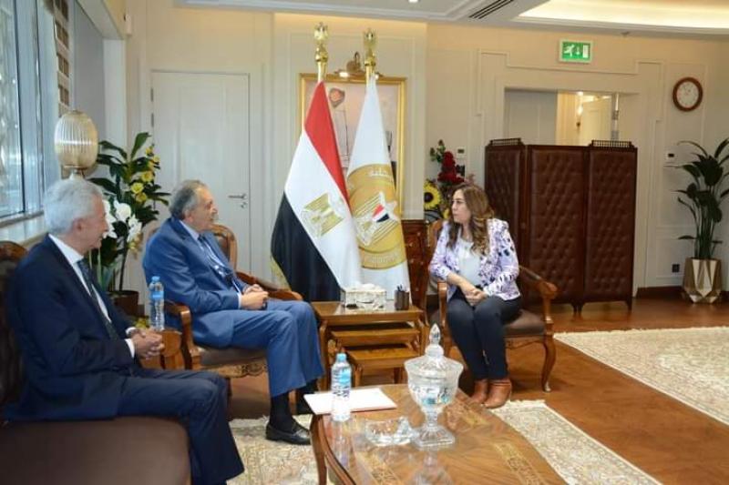 وزيرة التنمية تبحث ملفات التعاون مع رئيس الاتحاد العام للغرف التجارية