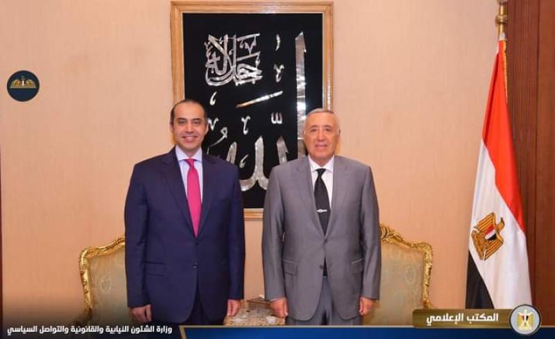 تفاصيل لقاء وزير الشئون النيابية والقانونية مع رئيس المحكمة الدستورية العليا