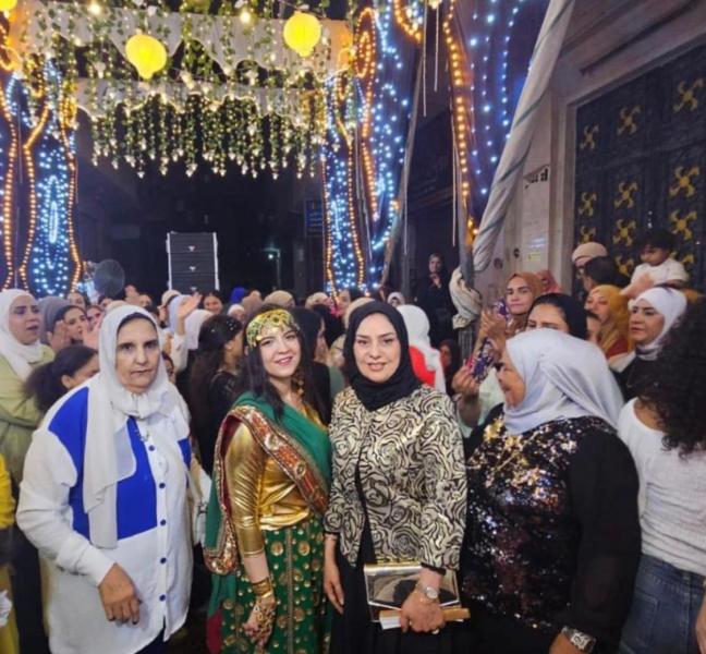 وجوه طيبة.. وجمع مبارك.. سفيرة البحرين بالقاهرة تحضر حفل زفاف شعبي بإمبابة