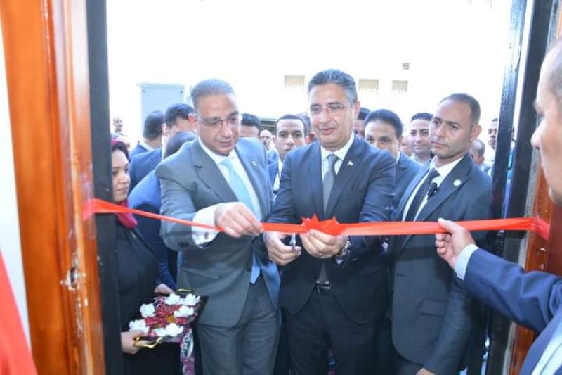 وزير التموين ومحافظ الفيوم يفتتحان مركز الخدمة المطور بمديرية تموين الفيوم