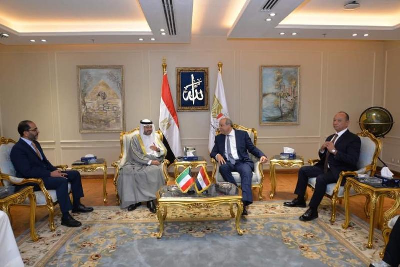 وزير الطيران المدني يبحث تعزيز التعاون مع رئيس الطيران المدني الكويتي
